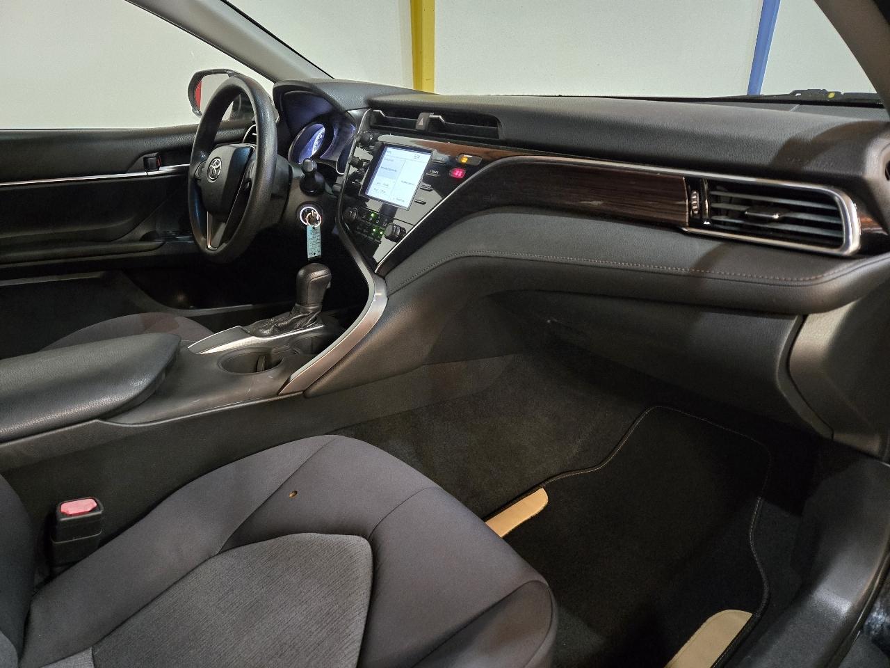 Toyota Camry XLE Auto (Natl) 2018