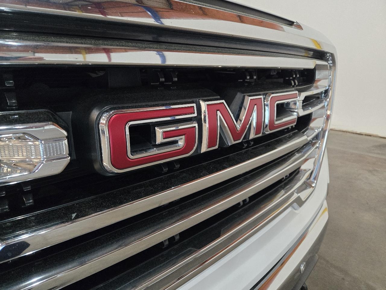 GMC Sierra 1500 4WD Crew Cab 147" SLT 2019