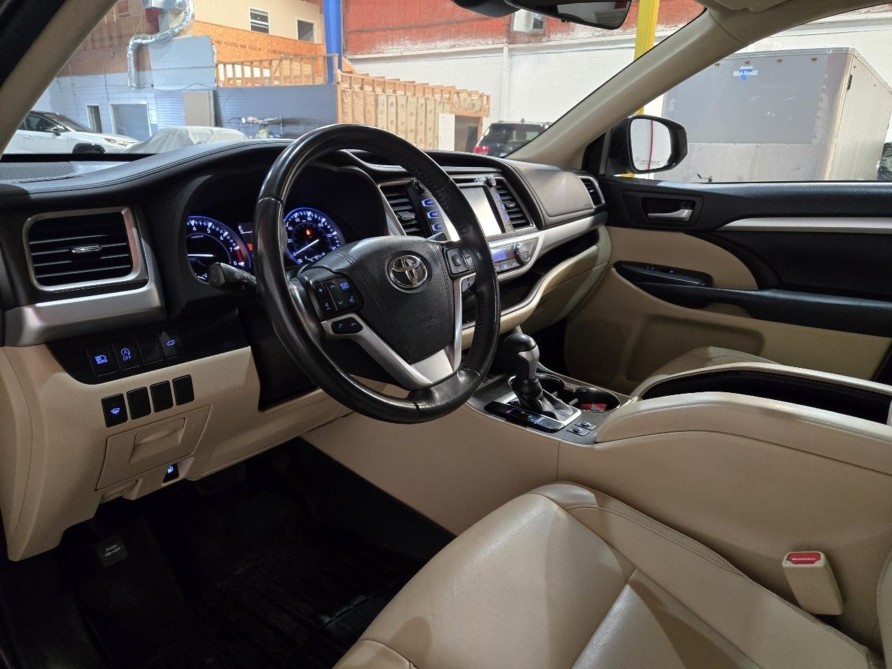 Toyota Highlander XLE Nav FWD V6 2018