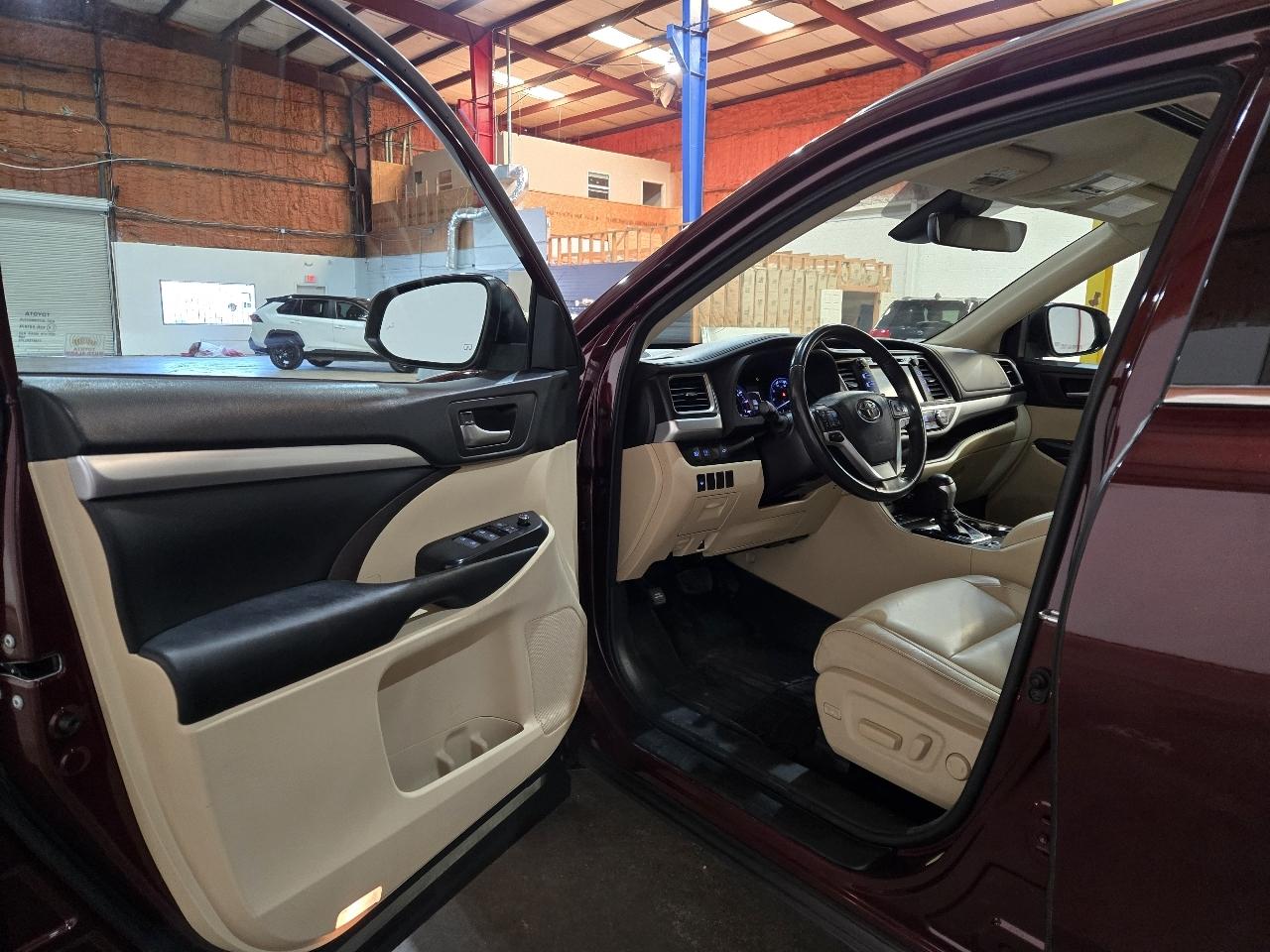 Toyota Highlander XLE Nav FWD V6 2018