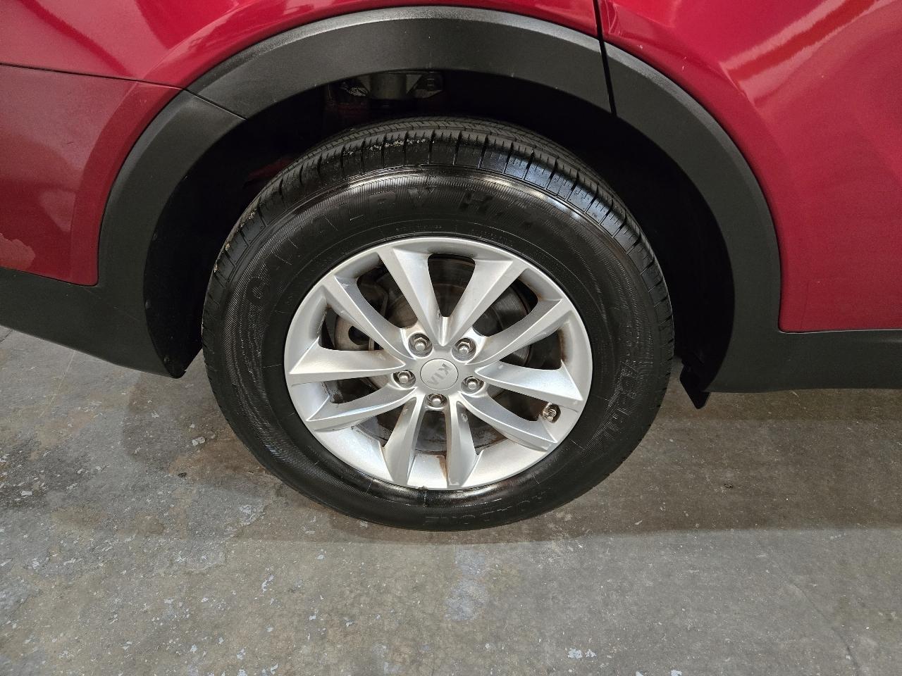 Kia Sorento FWD 4dr 2.4L LX 2016