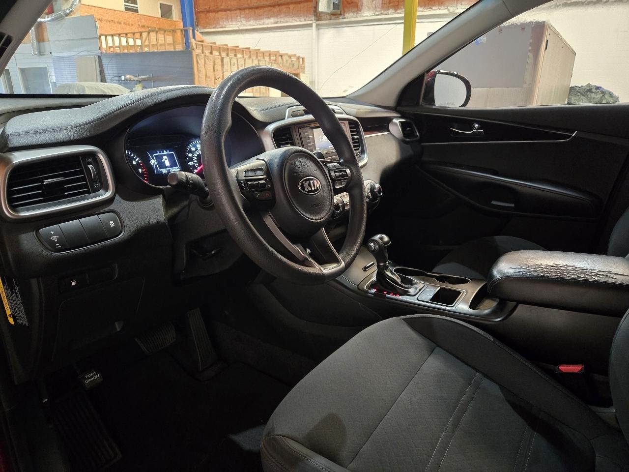 Kia Sorento FWD 4dr 2.4L LX 2016