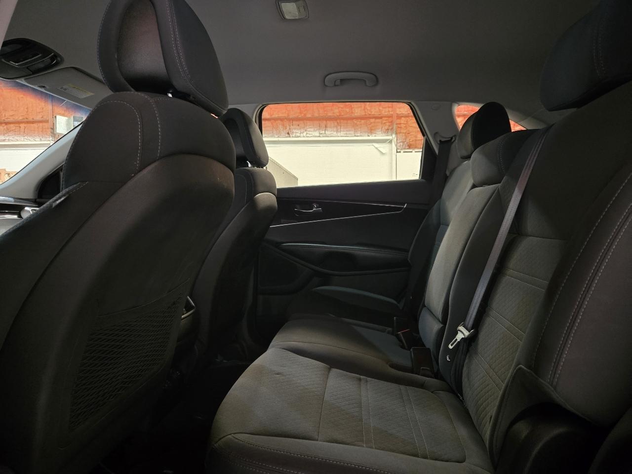 Kia Sorento FWD 4dr 2.4L LX 2016