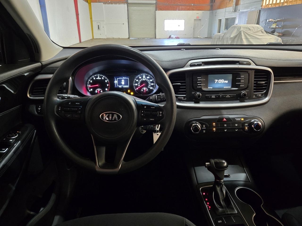 Kia Sorento FWD 4dr 2.4L LX 2016