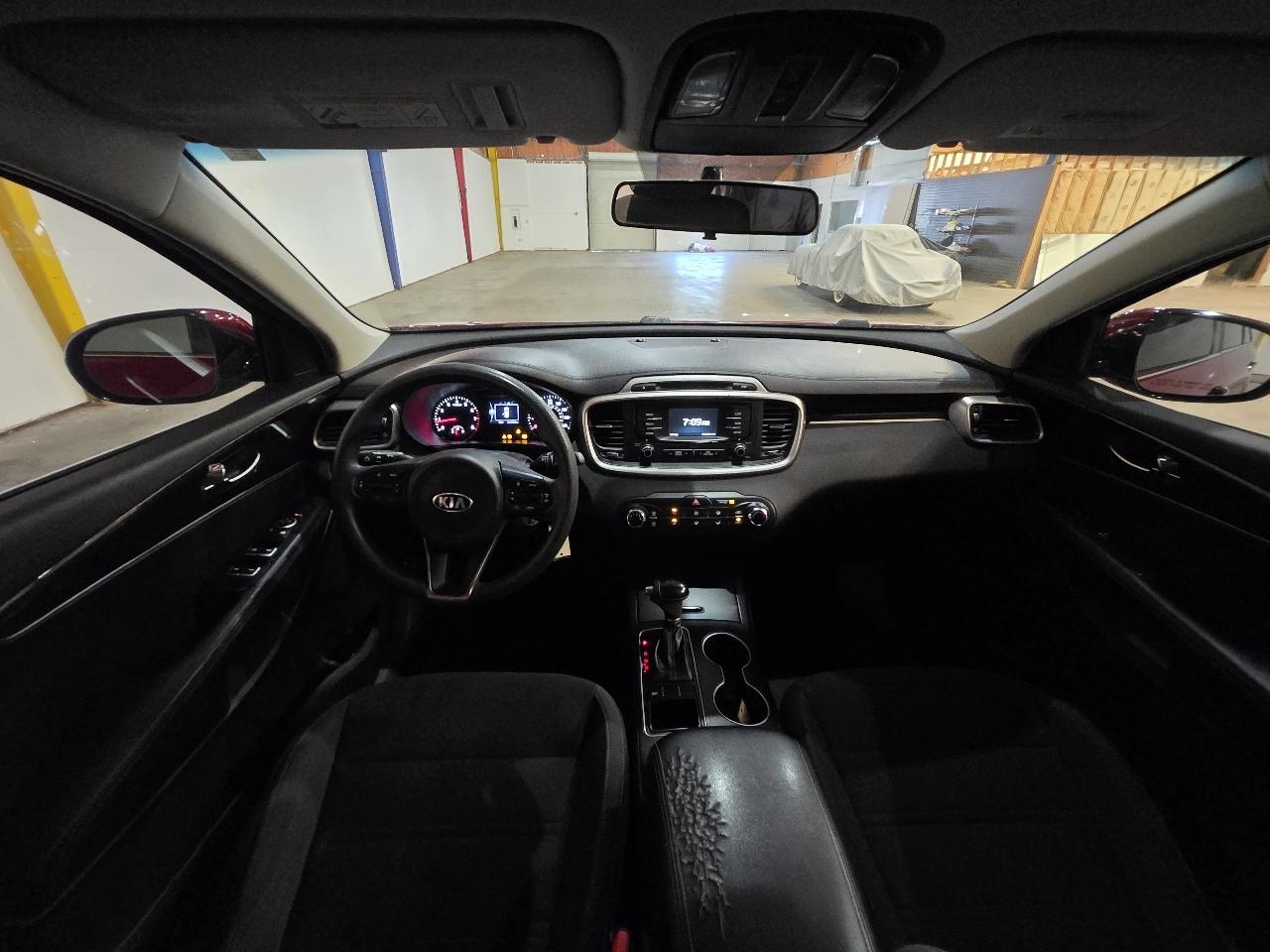 Kia Sorento FWD 4dr 2.4L LX 2016