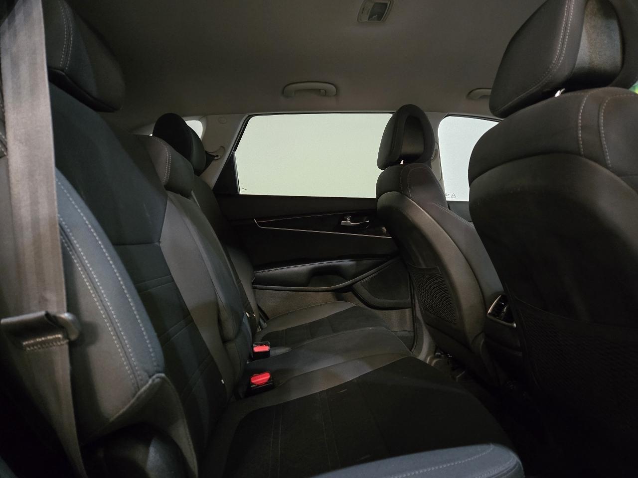 Kia Sorento FWD 4dr 2.4L LX 2016