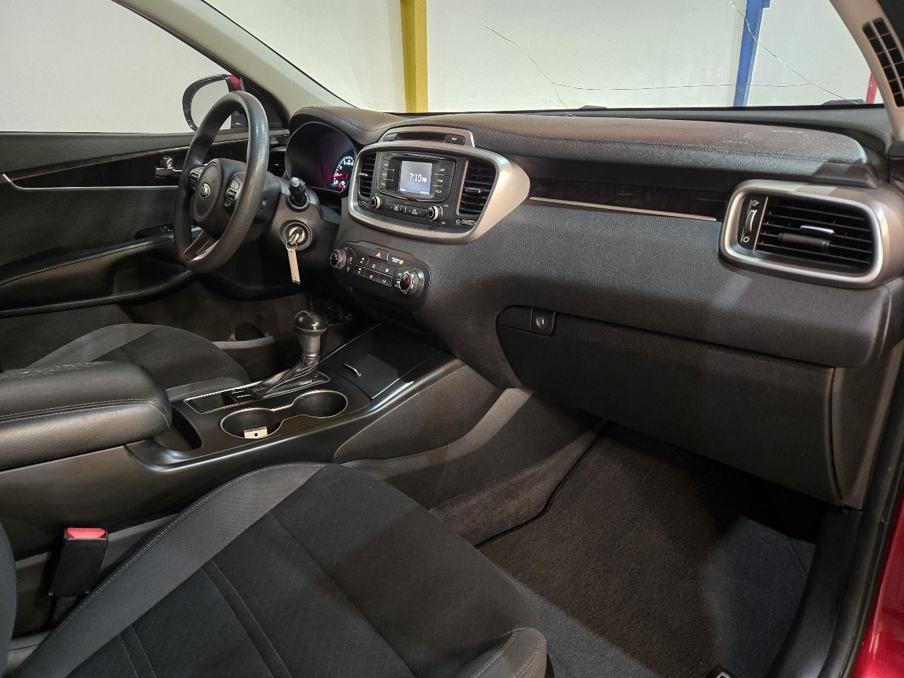 Kia Sorento FWD 4dr 2.4L LX 2016