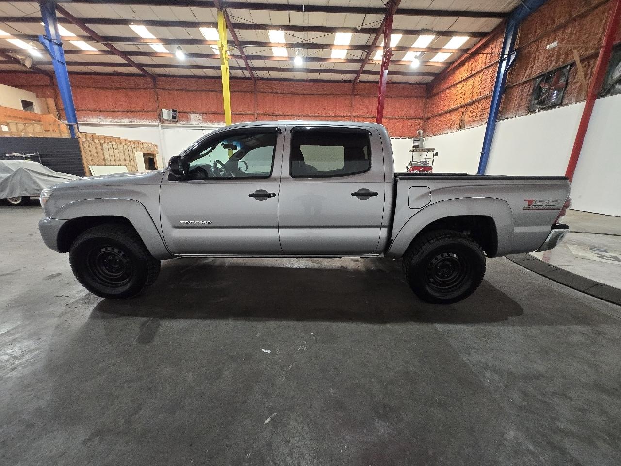 View vehicle photo 5