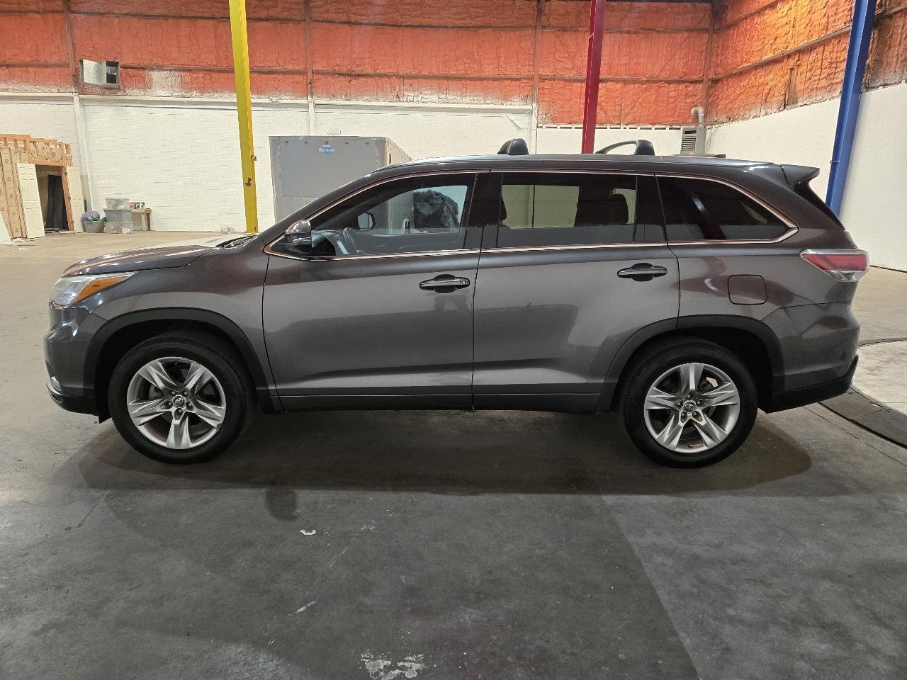 Toyota Highlander FWD 4dr V6 Limited (Natl) 2016