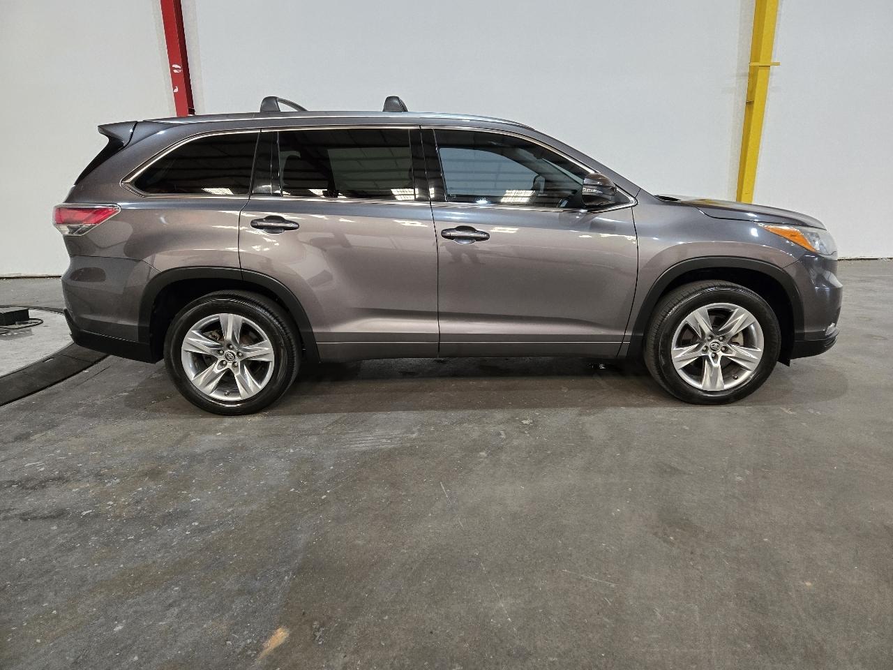 Toyota Highlander FWD 4dr V6 Limited (Natl) 2016