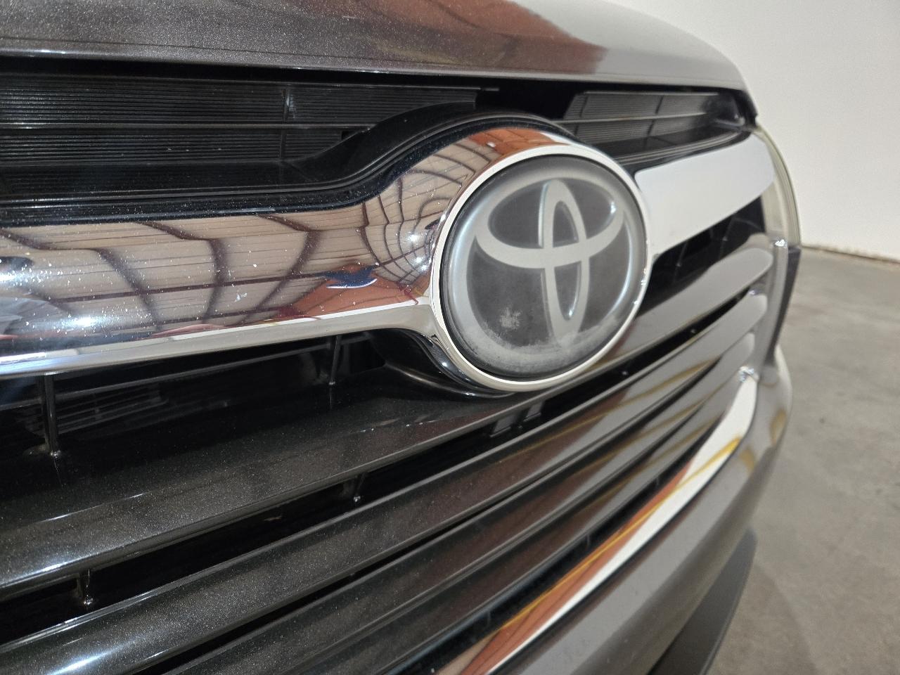 Toyota Highlander FWD 4dr V6 Limited (Natl) 2016