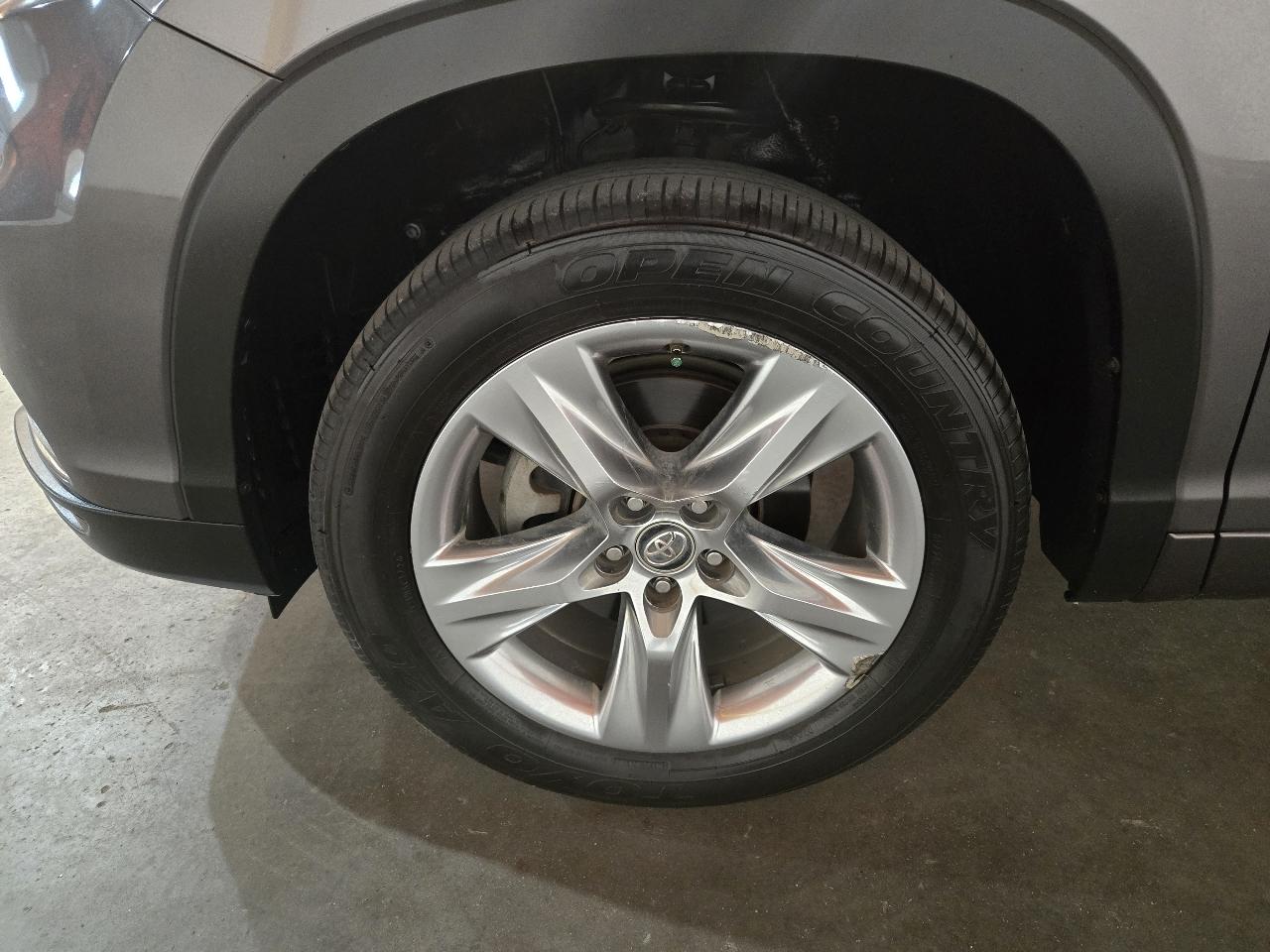 Toyota Highlander FWD 4dr V6 Limited (Natl) 2016