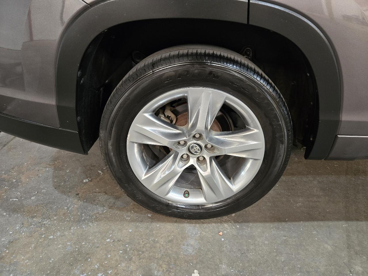 Toyota Highlander FWD 4dr V6 Limited (Natl) 2016