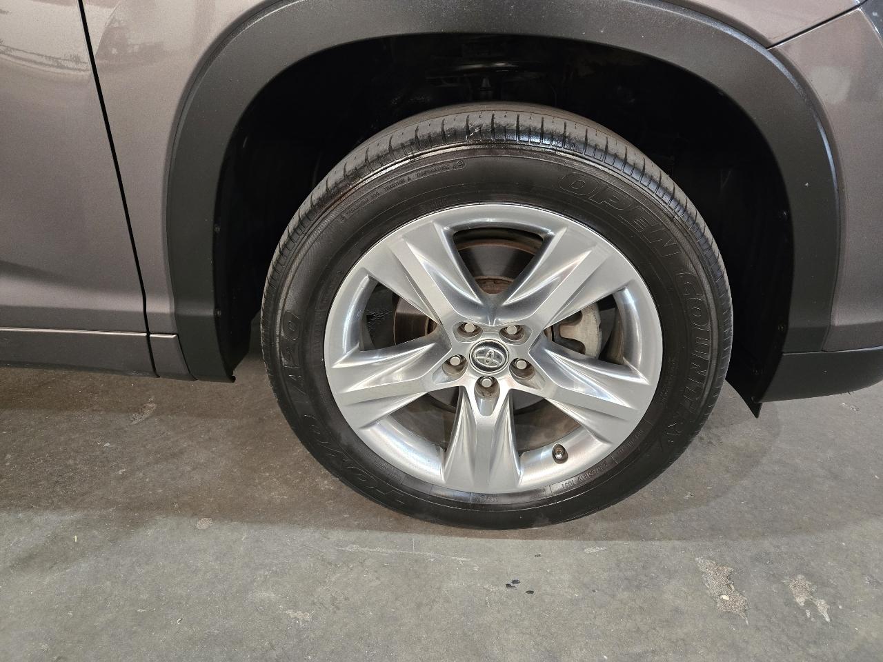 Toyota Highlander FWD 4dr V6 Limited (Natl) 2016