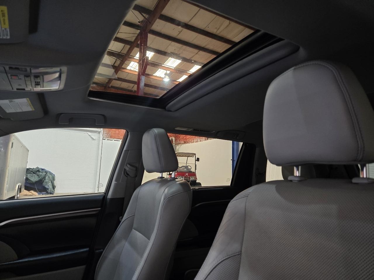 Toyota Highlander FWD 4dr V6 Limited (Natl) 2016