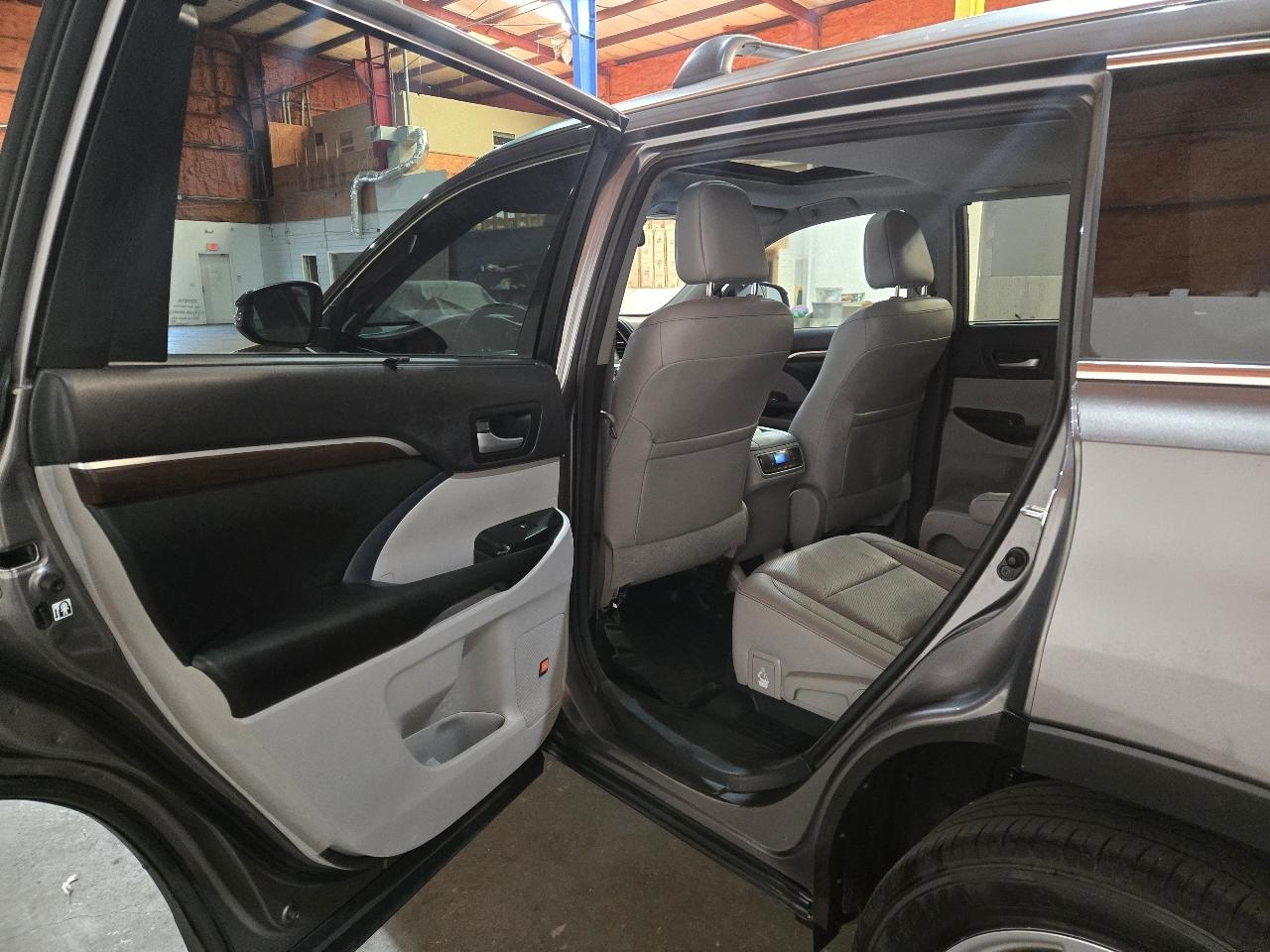 Toyota Highlander FWD 4dr V6 Limited (Natl) 2016