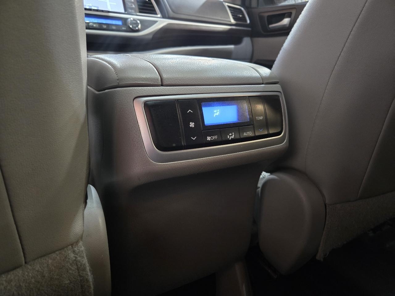 Toyota Highlander FWD 4dr V6 Limited (Natl) 2016