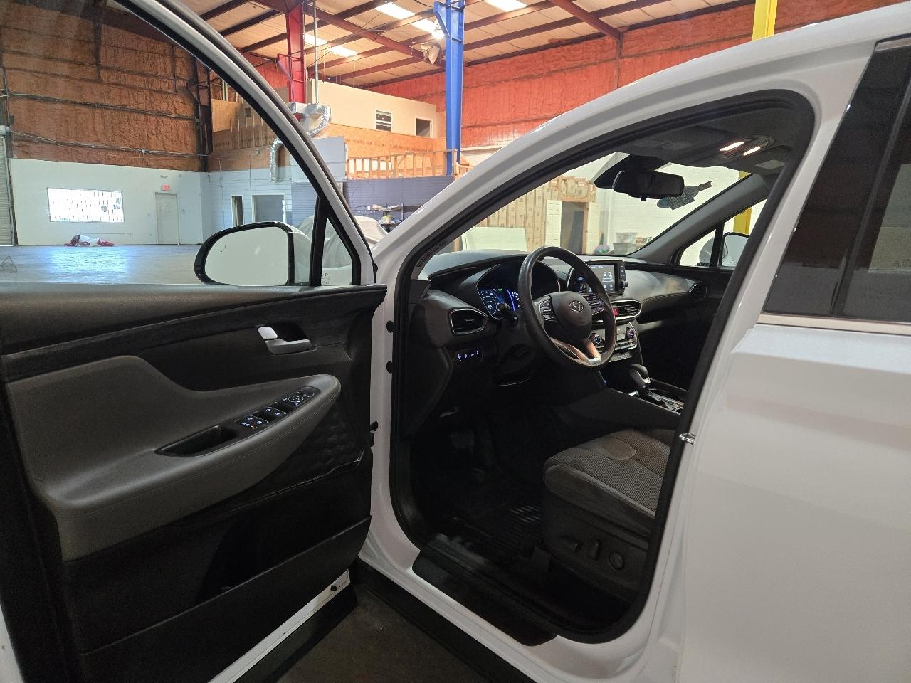 Hyundai Santa Fe SEL 2.4L Auto FWD 2020