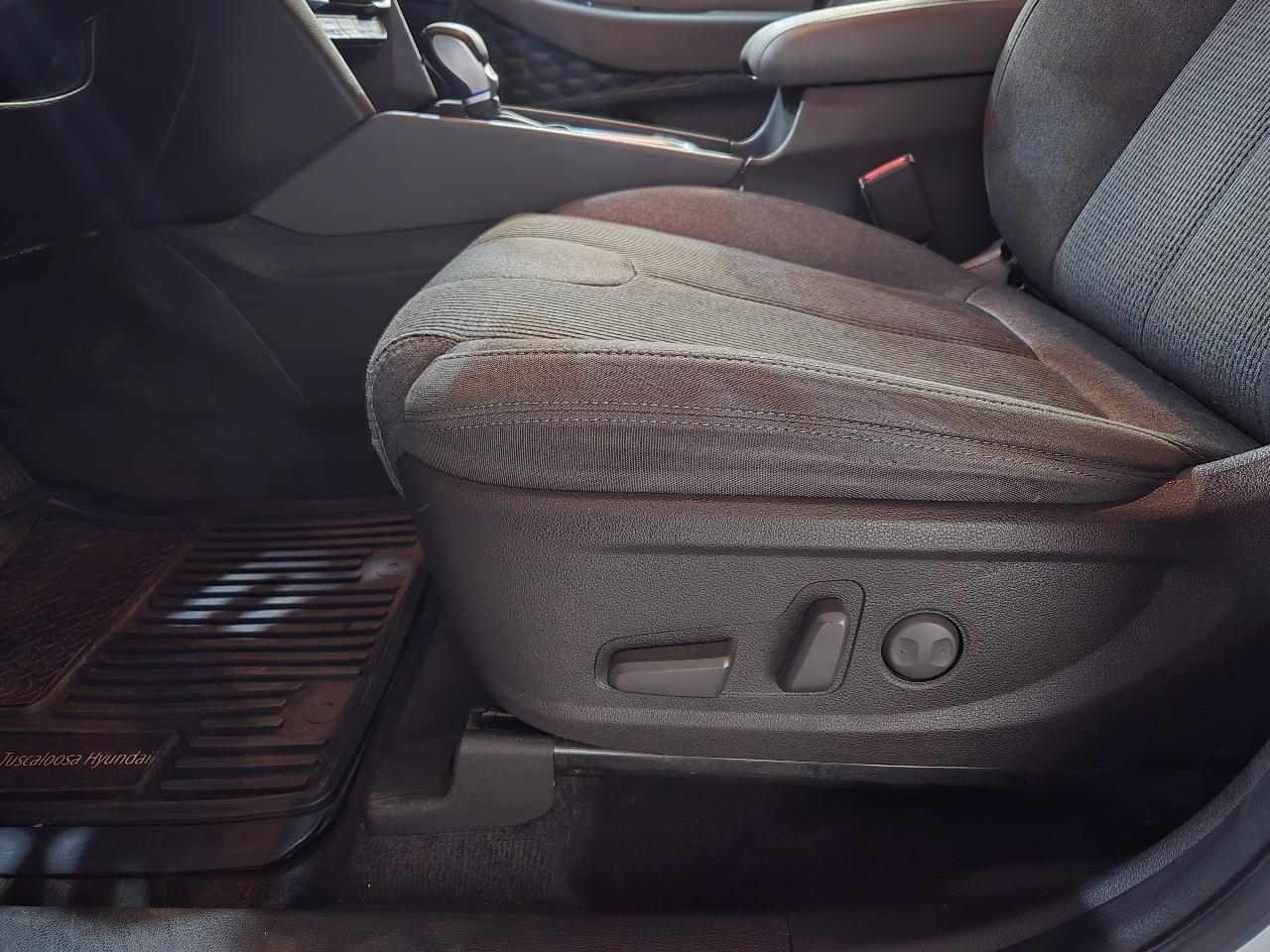 Hyundai Santa Fe SEL 2.4L Auto FWD 2020