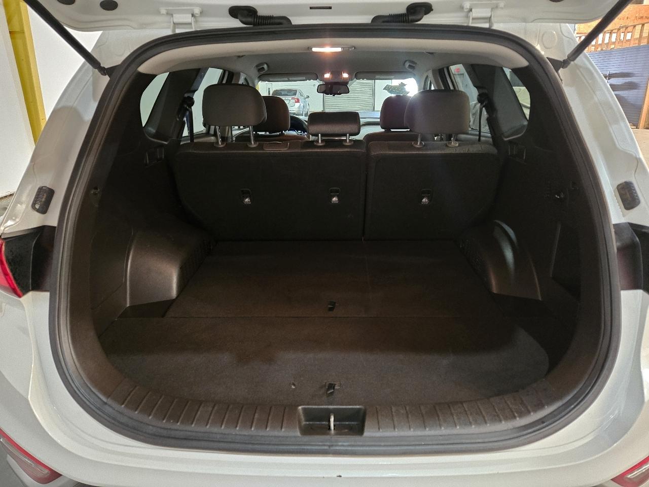 Hyundai Santa Fe SEL 2.4L Auto FWD 2020