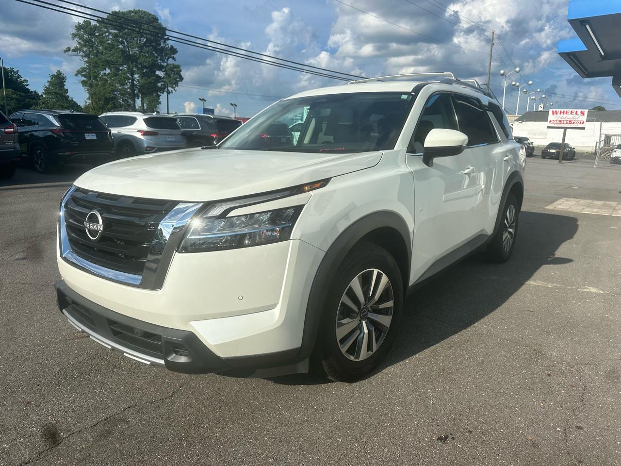 Nissan Pathfinder SL 4WD 2023