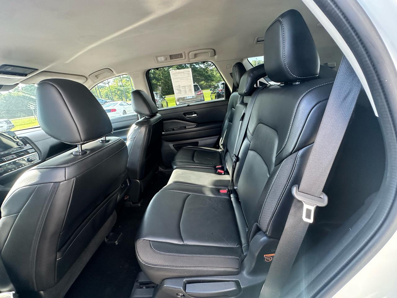 Nissan Pathfinder SL 4WD 2023