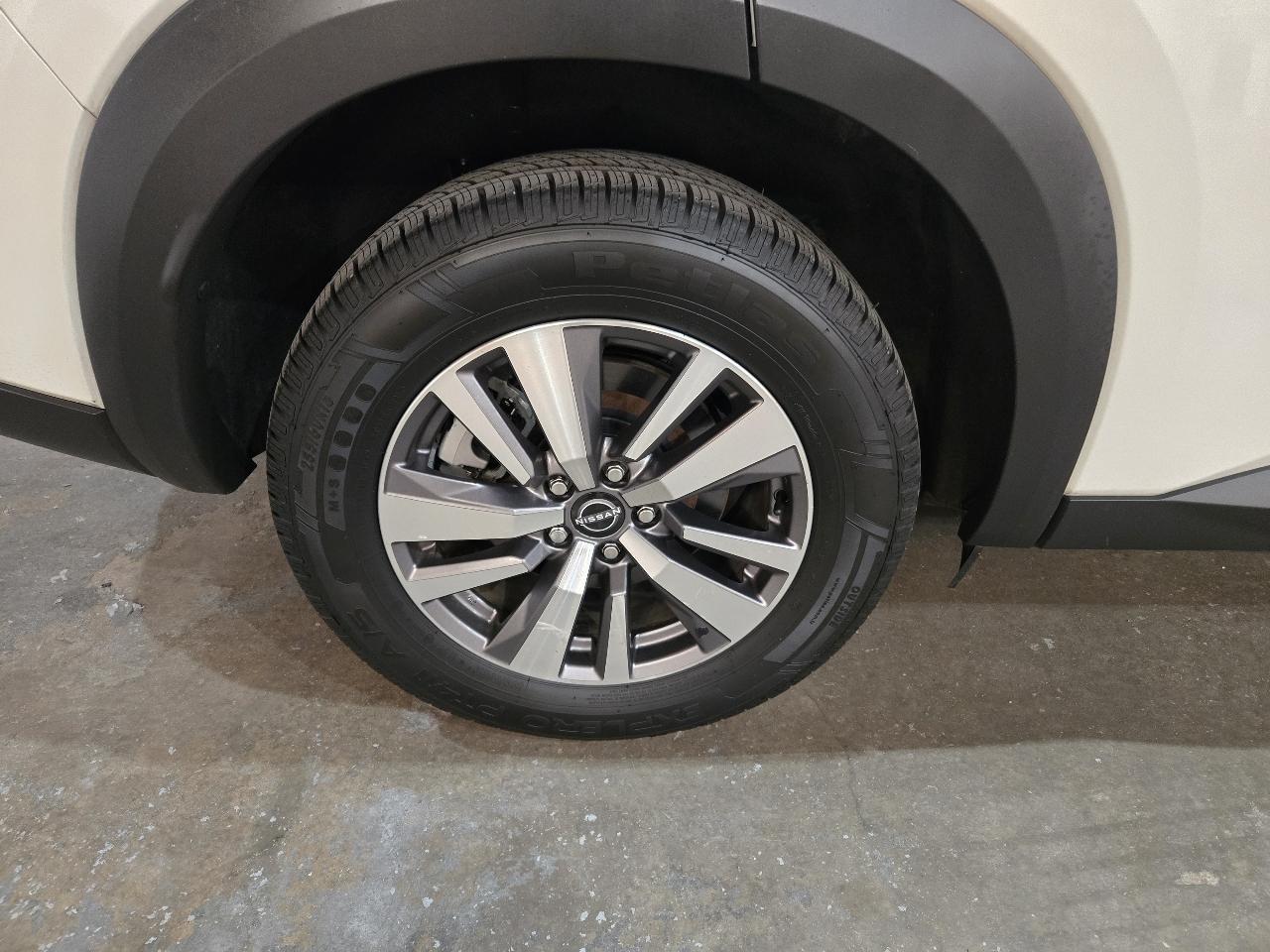 Nissan Pathfinder SL 4WD 2023