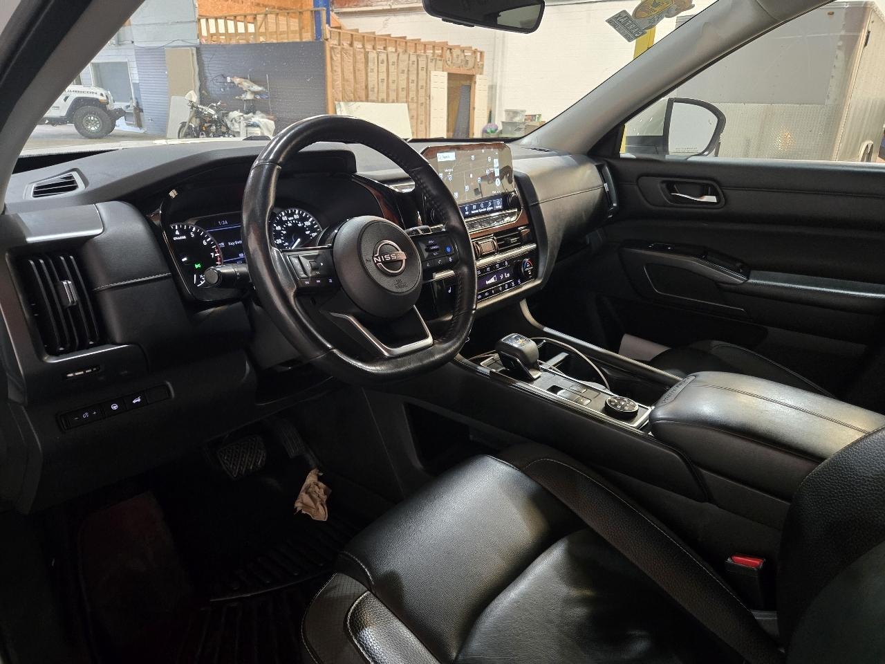 Nissan Pathfinder SL 4WD 2023