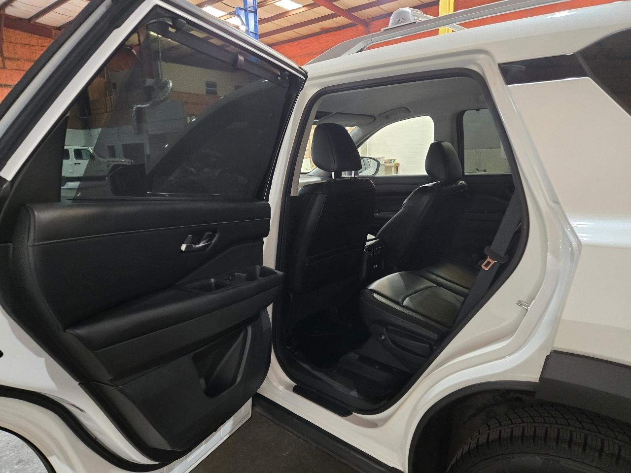 Nissan Pathfinder SL 4WD 2023