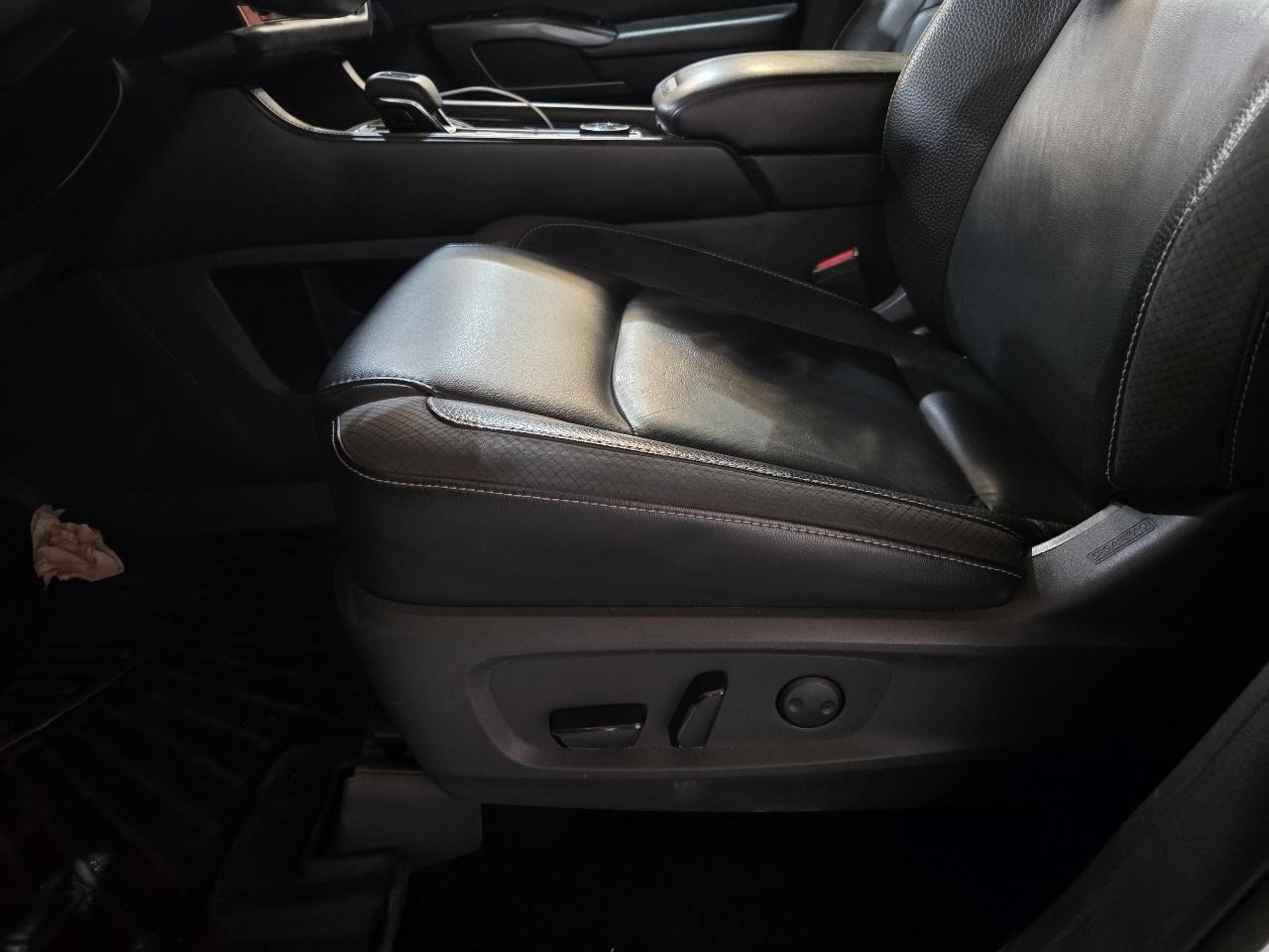 Nissan Pathfinder SL 4WD 2023