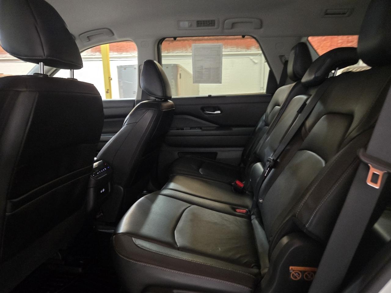 Nissan Pathfinder SL 4WD 2023