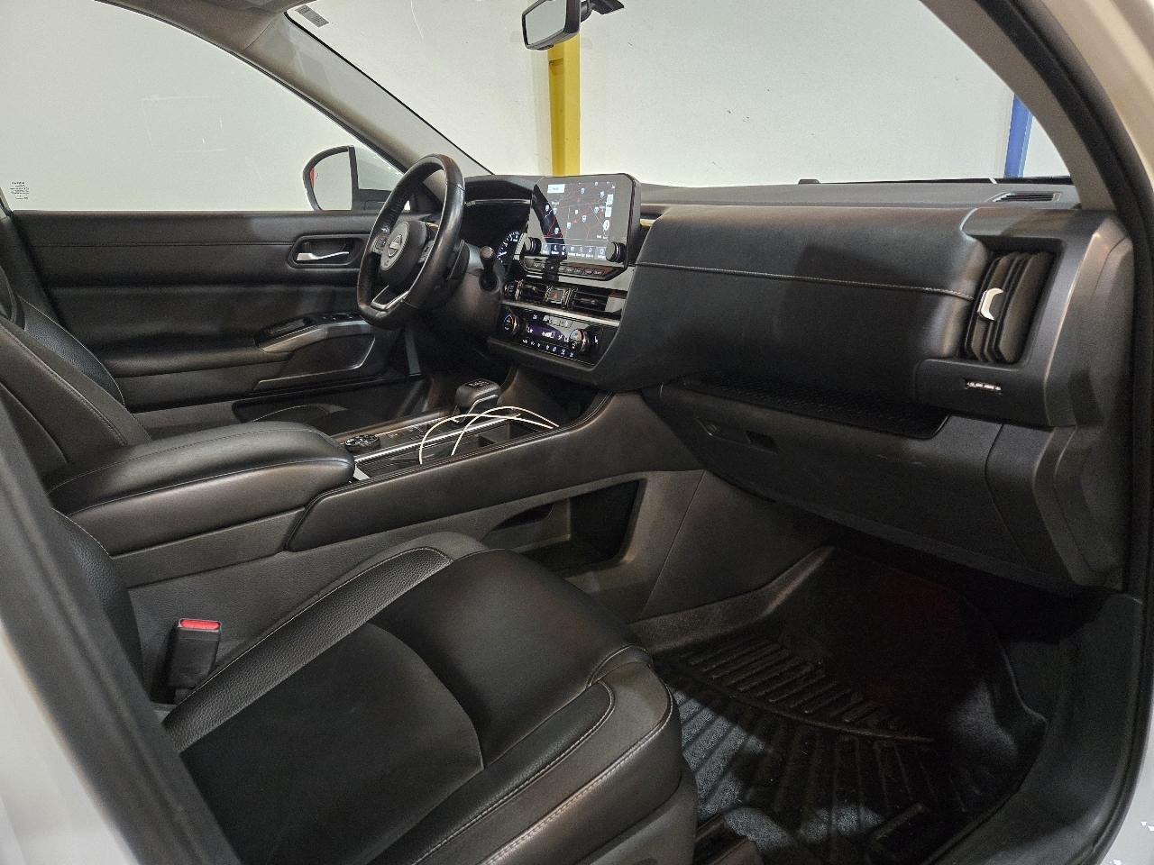 Nissan Pathfinder SL 4WD 2023