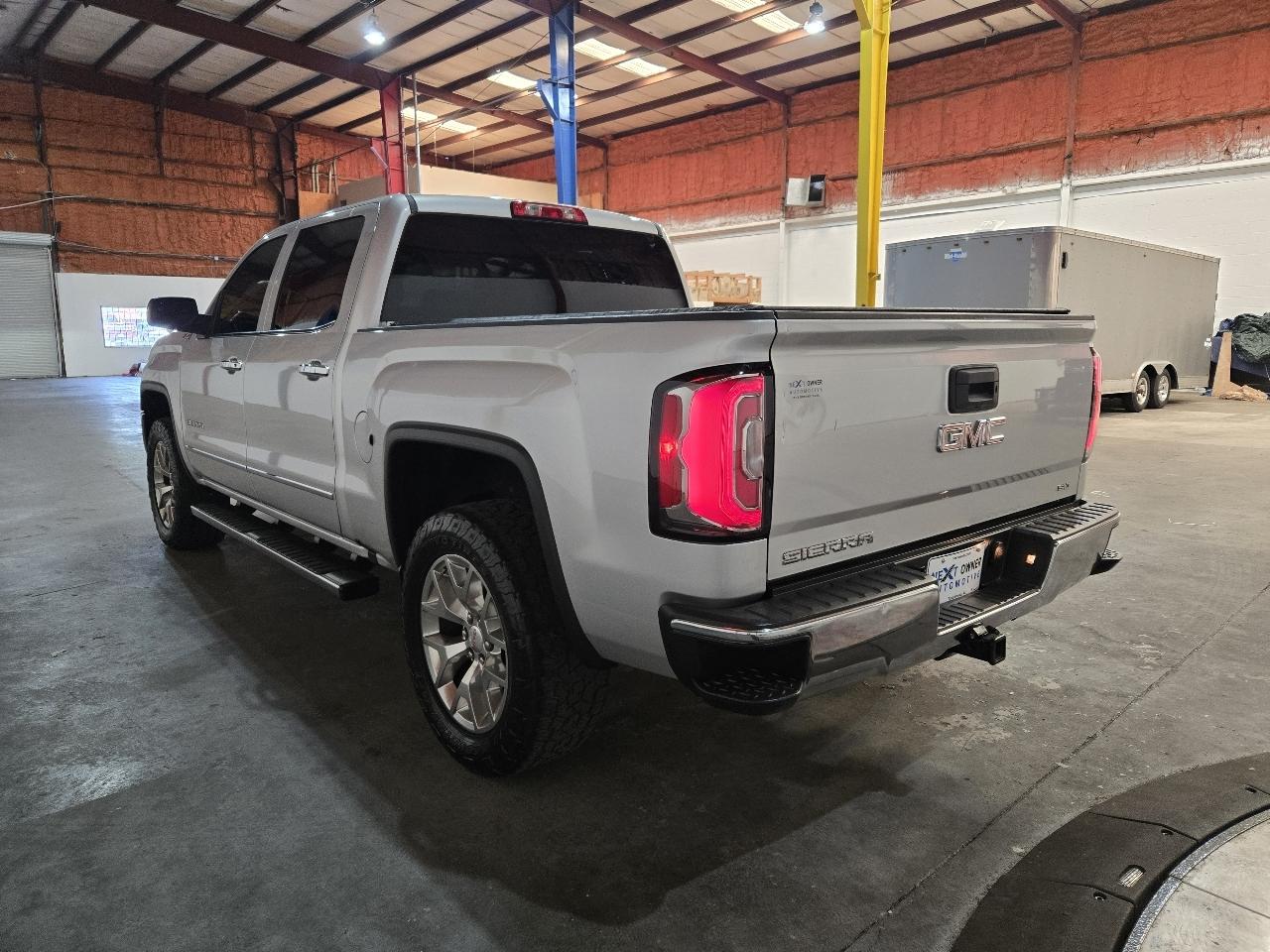 GMC Sierra 1500 4WD Crew Cab 143.5" SLT 2018