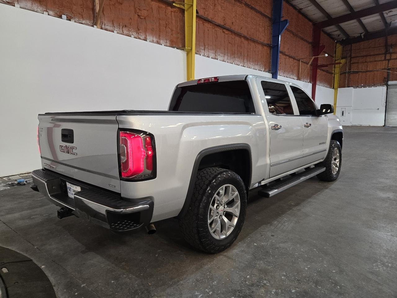 GMC Sierra 1500 4WD Crew Cab 143.5" SLT 2018