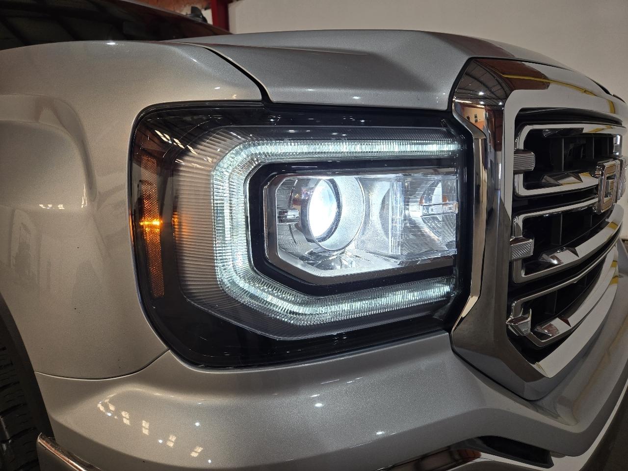 GMC Sierra 1500 4WD Crew Cab 143.5" SLT 2018