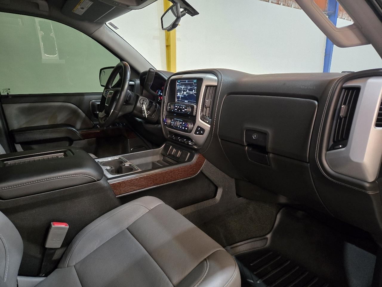 GMC Sierra 1500 4WD Crew Cab 143.5" SLT 2018