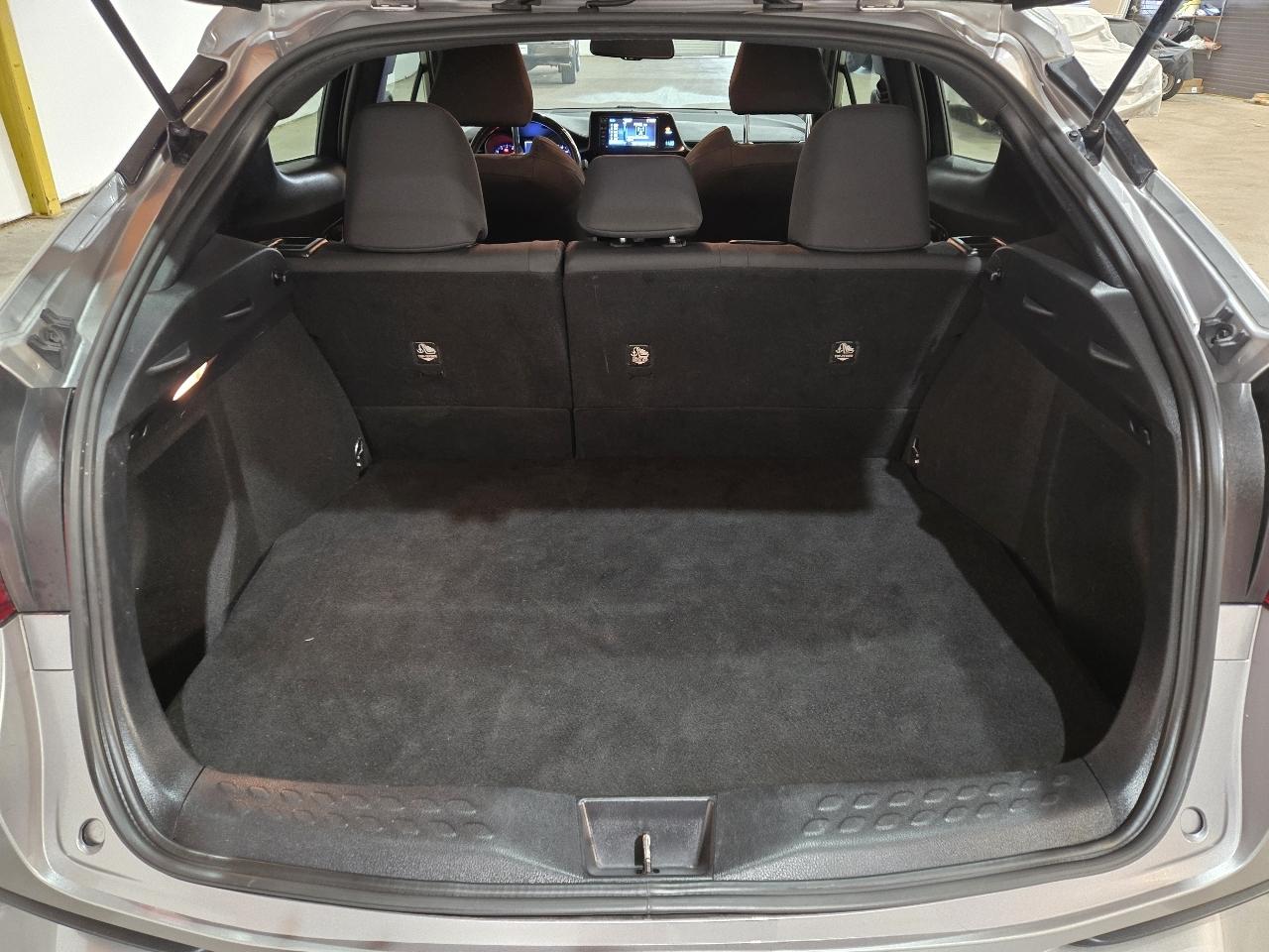 Toyota C-HR XLE FWD (Natl) 2018