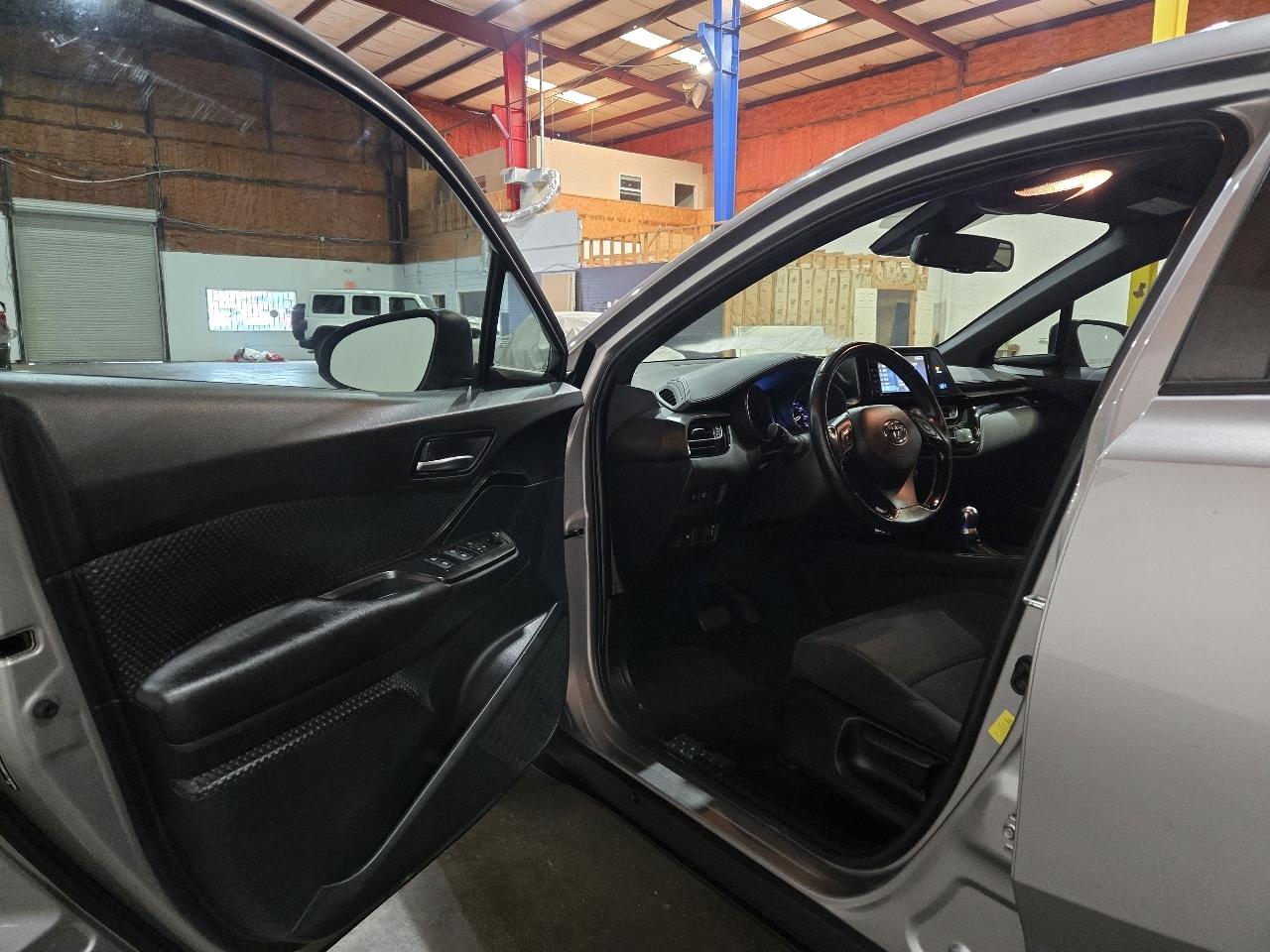 Toyota C-HR XLE FWD (Natl) 2018