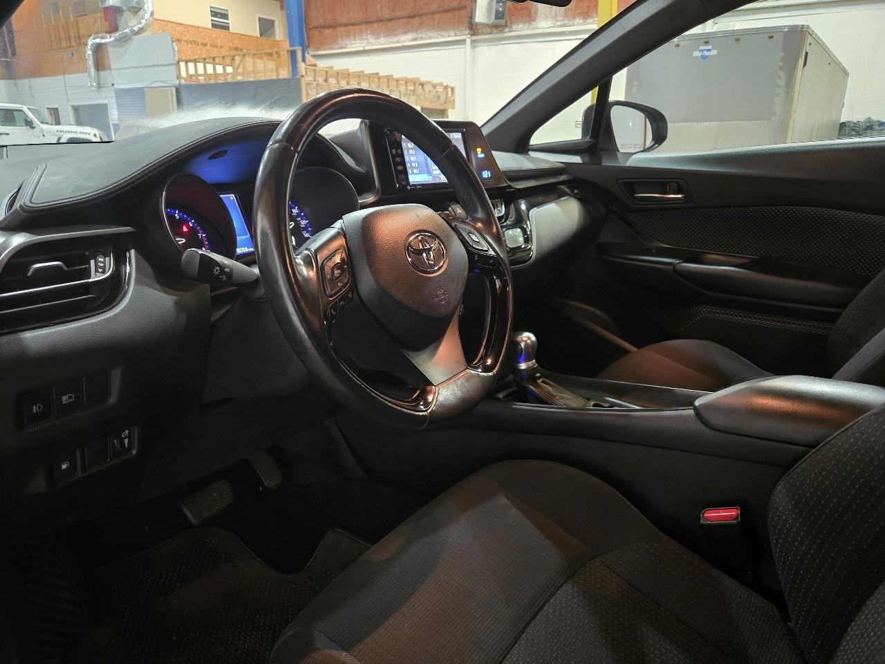 Toyota C-HR XLE FWD (Natl) 2018