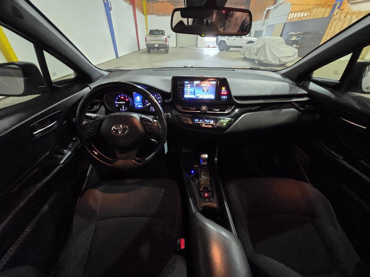 Toyota C-HR XLE FWD (Natl) 2018