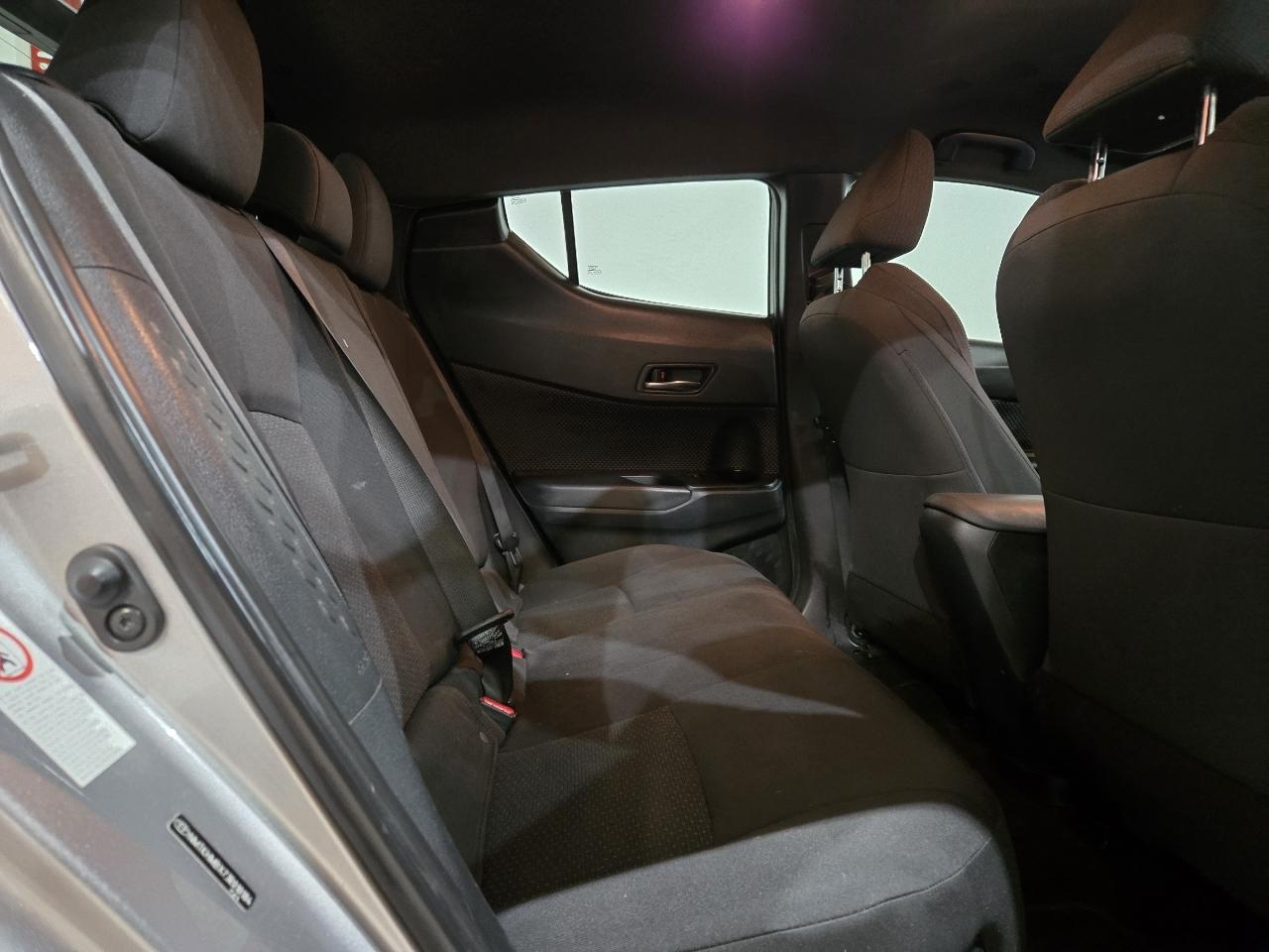 Toyota C-HR XLE FWD (Natl) 2018
