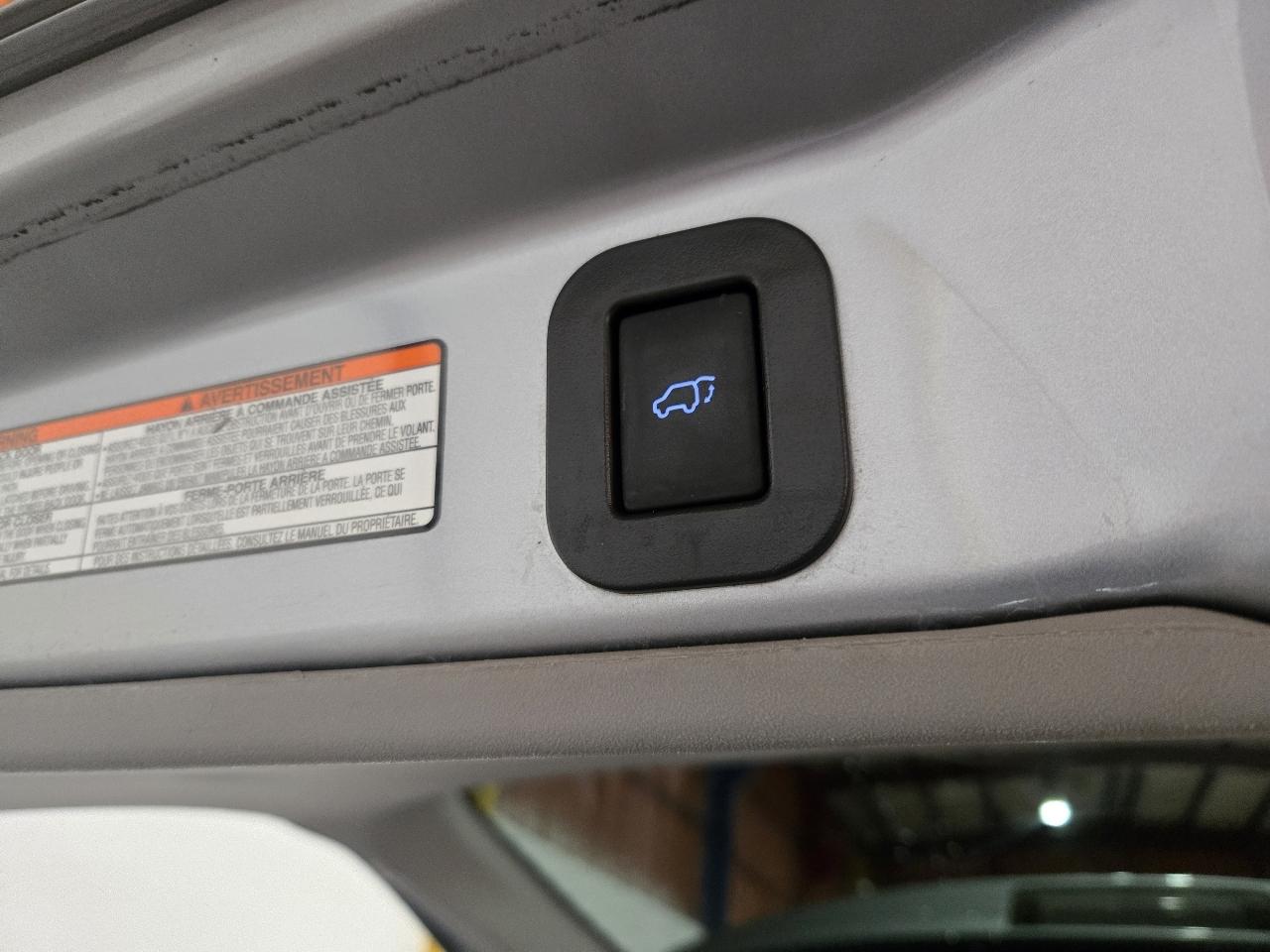 Toyota Sienna 5dr 8-Pass Van SE FWD (Natl) 2016