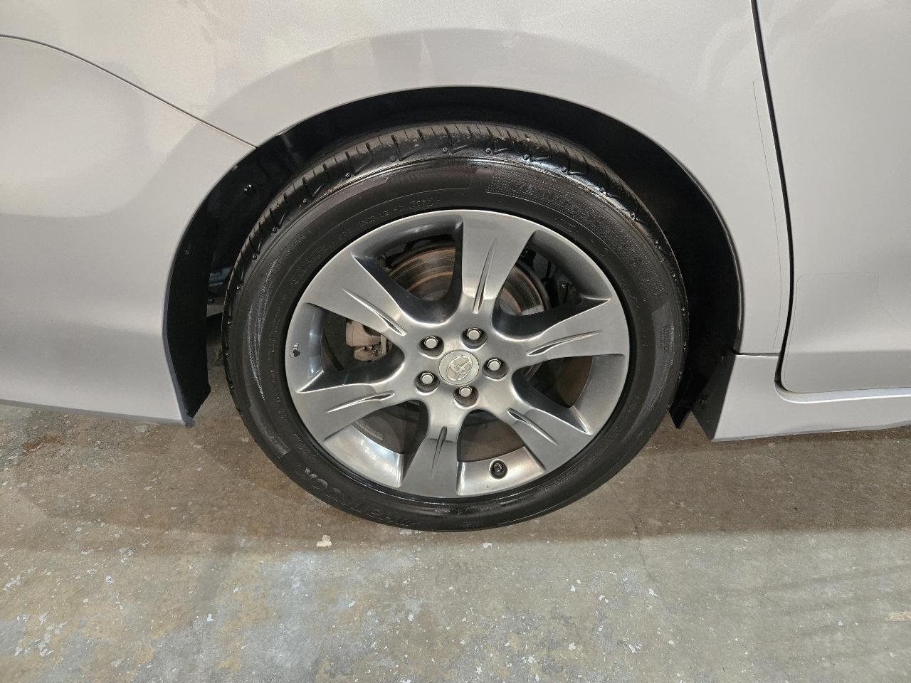 Toyota Sienna 5dr 8-Pass Van SE FWD (Natl) 2016