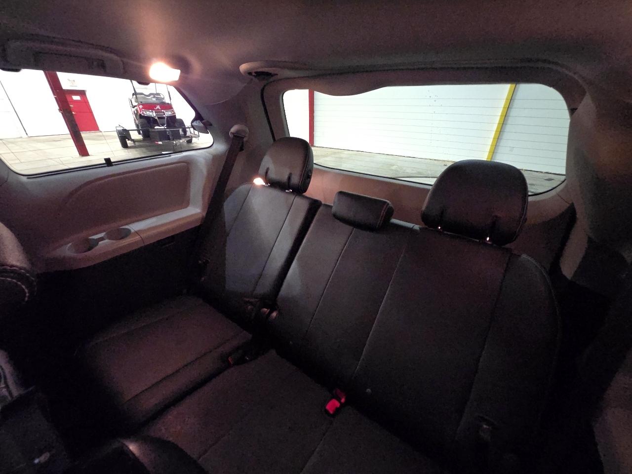 Toyota Sienna 5dr 8-Pass Van SE FWD (Natl) 2016