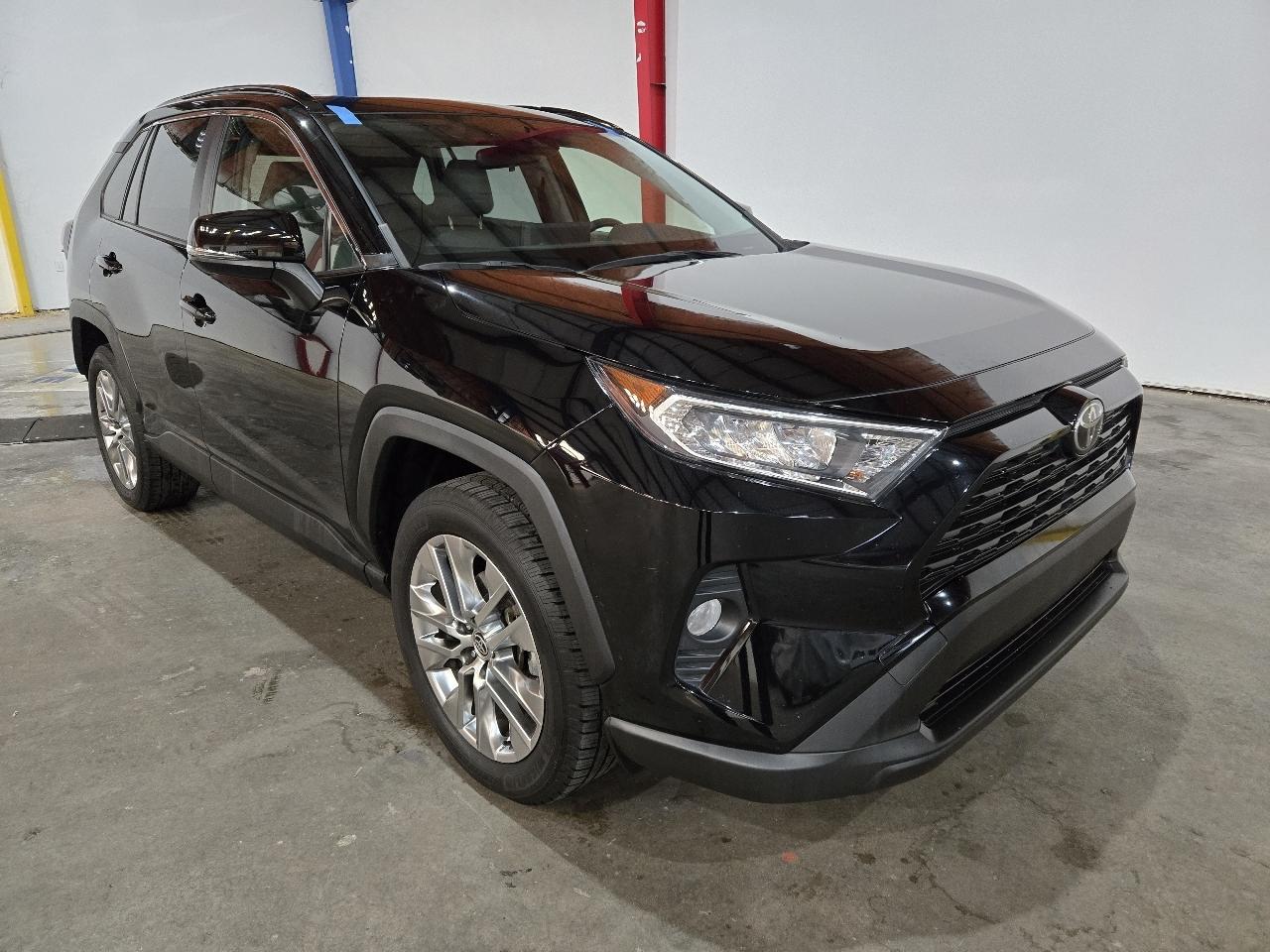 2020 Toyota RAV4 XLE Premium FWD's photo