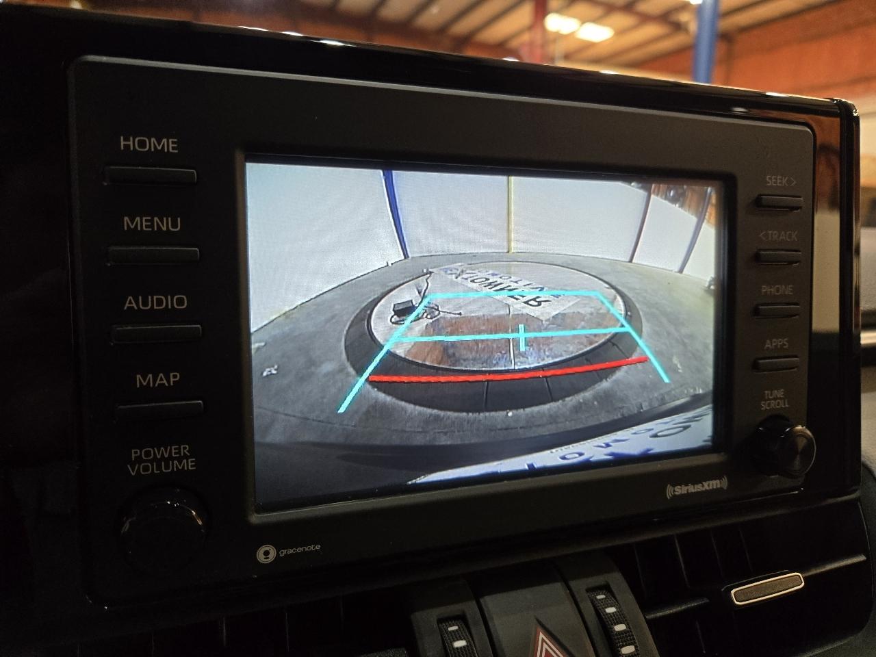Toyota RAV4 XLE Premium FWD (Natl) 2020