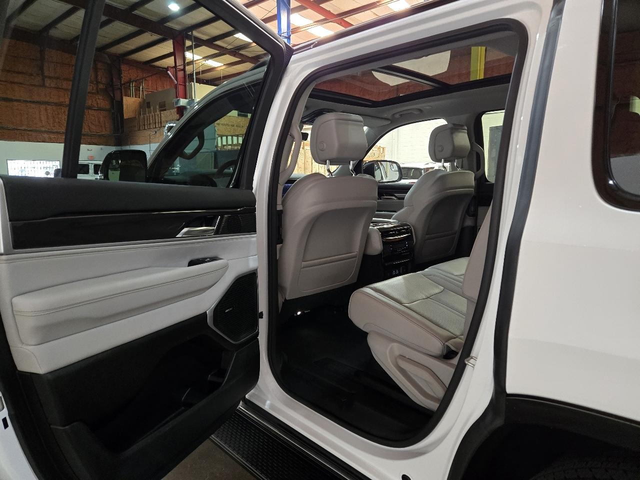 Jeep Wagoneer 4x2 2023