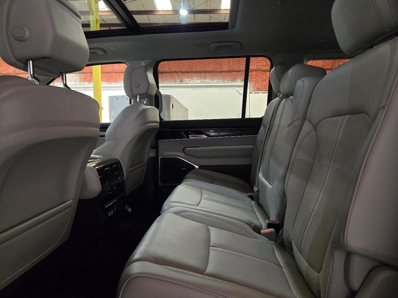 Jeep Wagoneer 4x2 2023