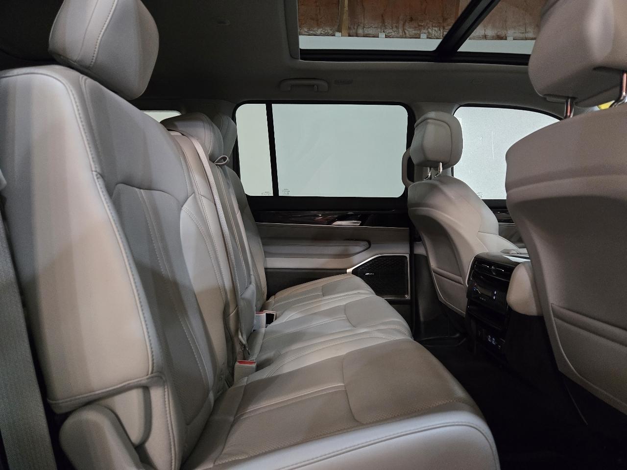 Jeep Wagoneer 4x2 2023