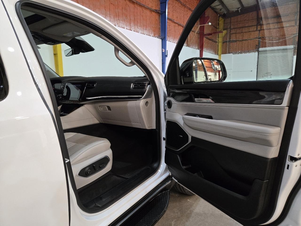Jeep Wagoneer 4x2 2023